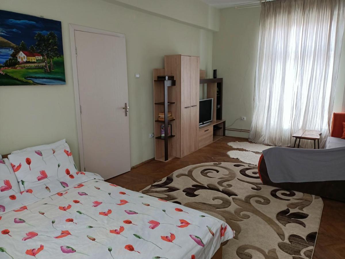 Lovely Apartament In Bucharest, Baba Novac Area Екстериор снимка